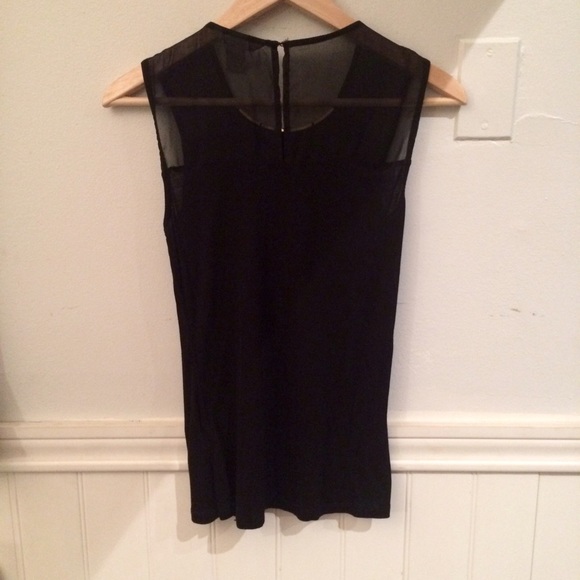 🎉SOLD🎉Ruffled Blouse - Picture 3 of 3