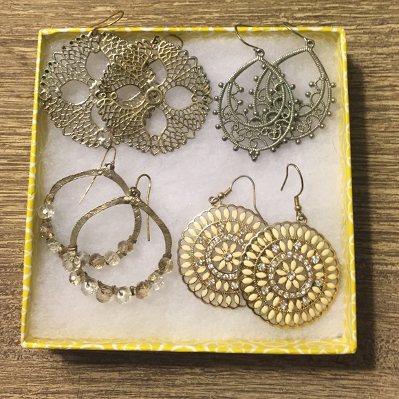 LOT of Francesca's earrings 4 pairs 🌟