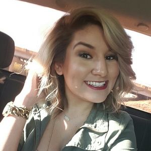 Meet your Posher, Candace