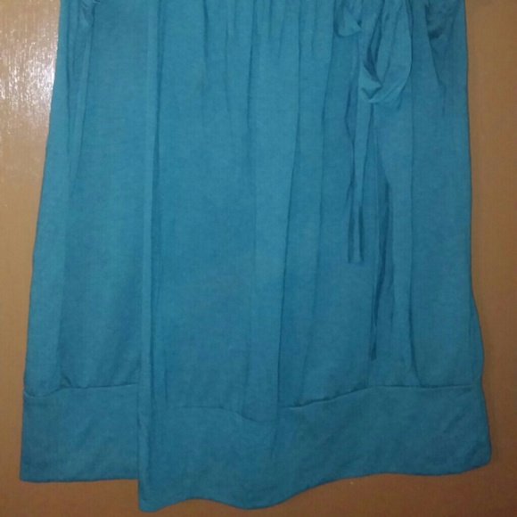 Women's Top - Picture 2 of 2