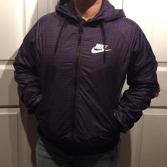 NWOT! Womens Nike jacket.