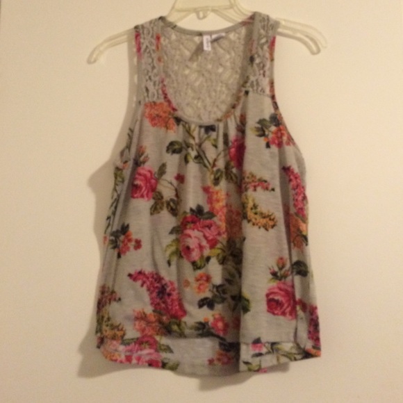 Floral Top - Picture 1 of 4