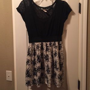 Charlotte Russe black and white top