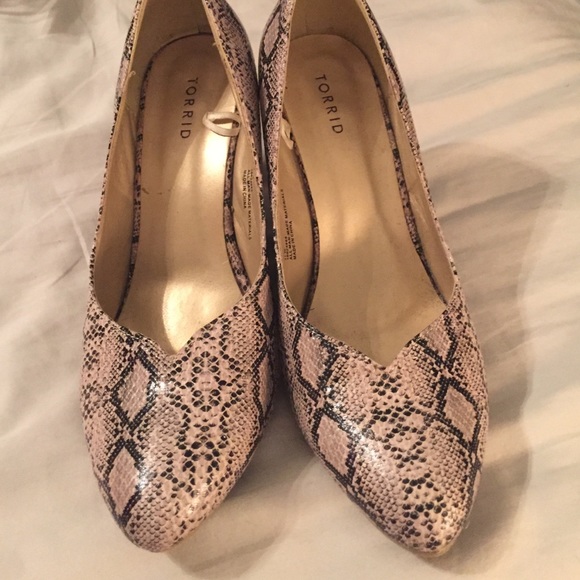 Snake skin print wedges