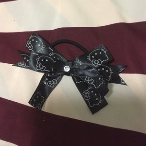 Brand new hair tie 😊