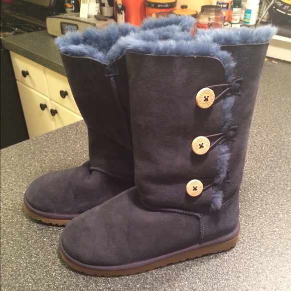 Navy uggs