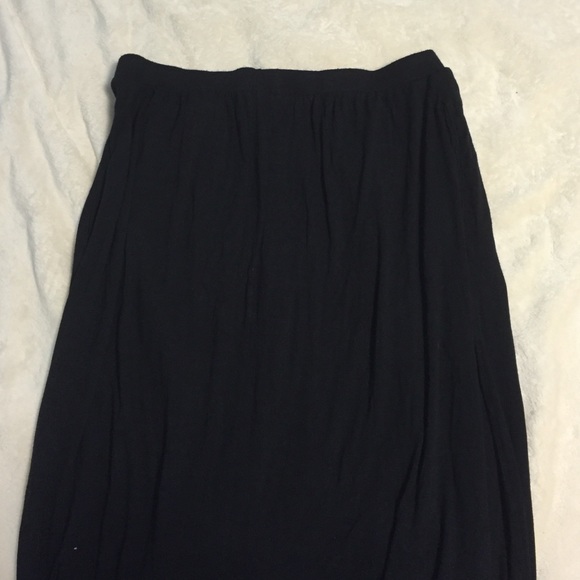 Black basics maxi skirt