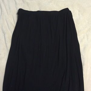 Black basics maxi skirt