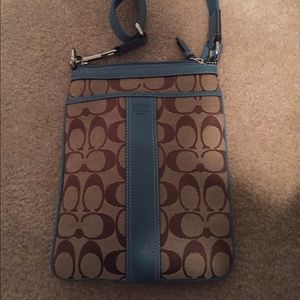 Awesome Coach crossbody!!! 🙋🏼