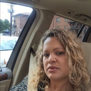 Meet your Posher, Flavia