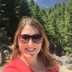 Meet your Posher, Rachel