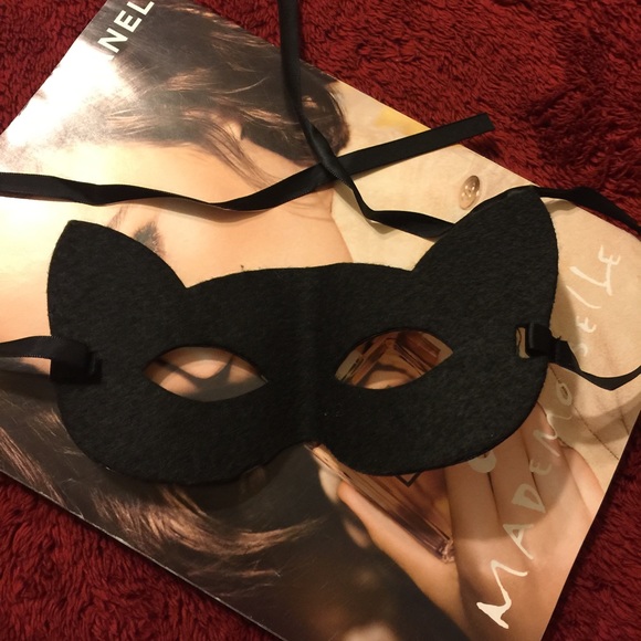 H&M Eye Mask {masquerade} - Picture 2 of 2