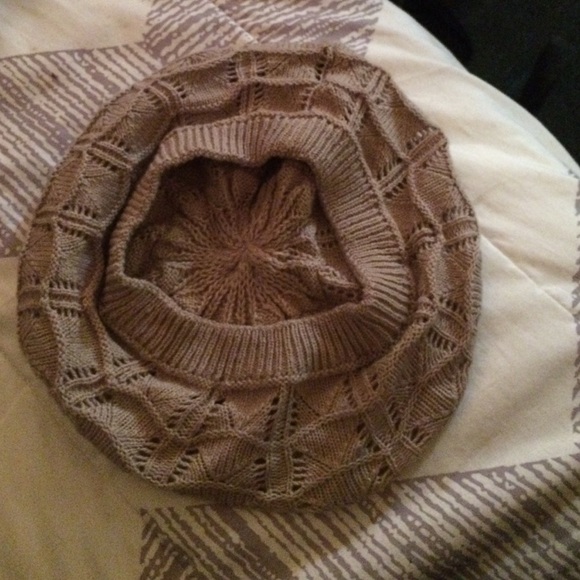 Forever 21 knit beanie - Picture 2 of 2