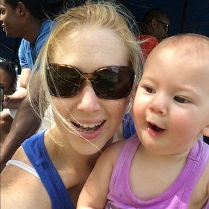 Meet your Posher, Caroline