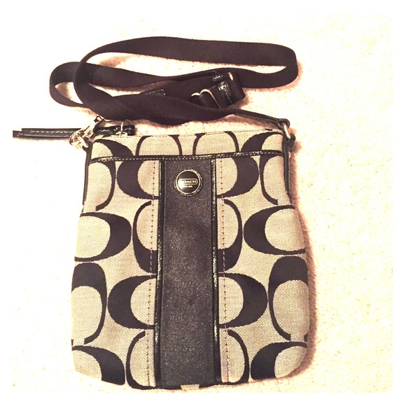 Coach Handbags - Coach Body Cross Purse