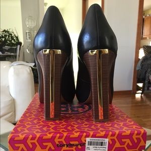 Tory Burch Peep toe Shoes size 10