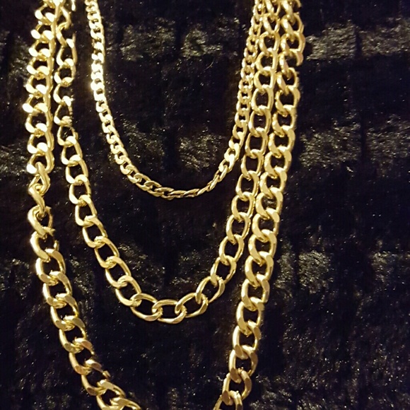 Jewelry - Picture 3 of 4