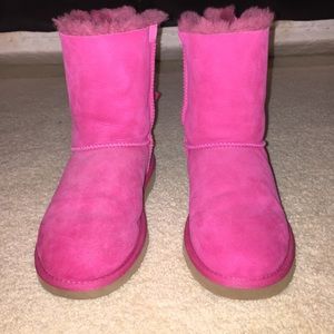 pink bow uggs