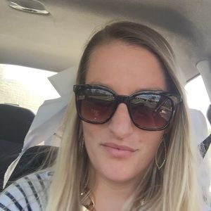 Meet your Posher, Karmen