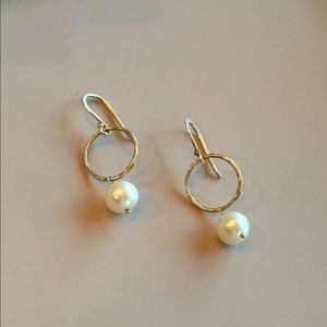 Stella & Dot Pearl / Gold Earrings