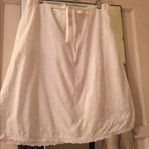 Eyelet skirt