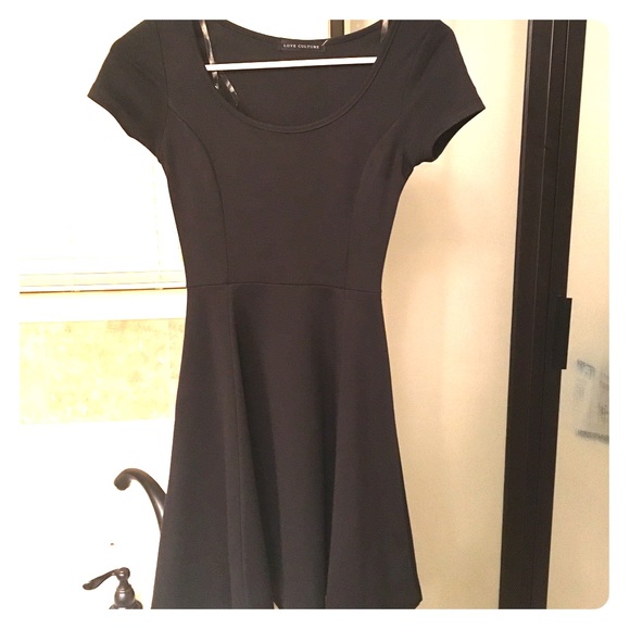 Adorable "skater style" dress