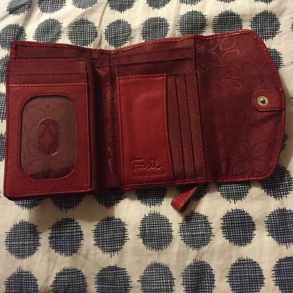 Fossil Red Wallet - Picture 2 of 4