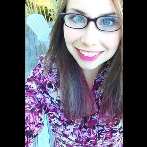 Meet your Posher, Kayla