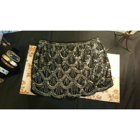 Sequined, fully lined skirt