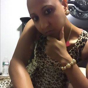 Meet your Posher, Deolinda