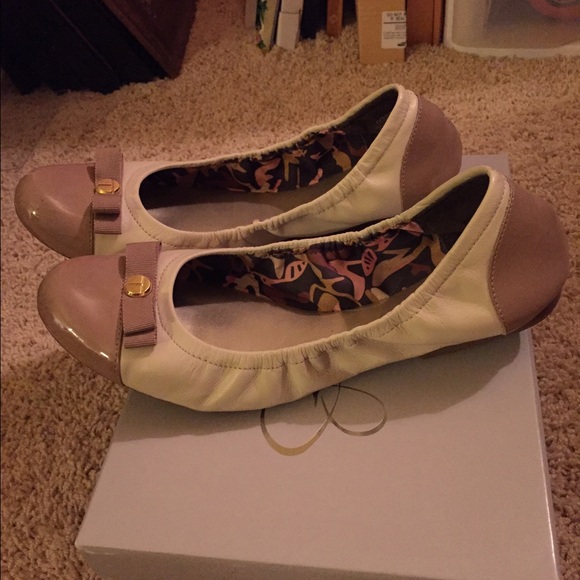 Tahari flats