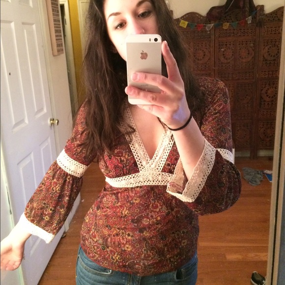 Self Esteem Paisley Wide Sleeve Shirt Size S