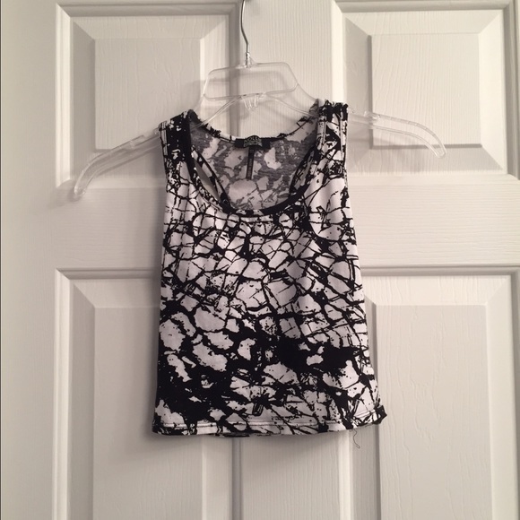 crop top- pac sun
