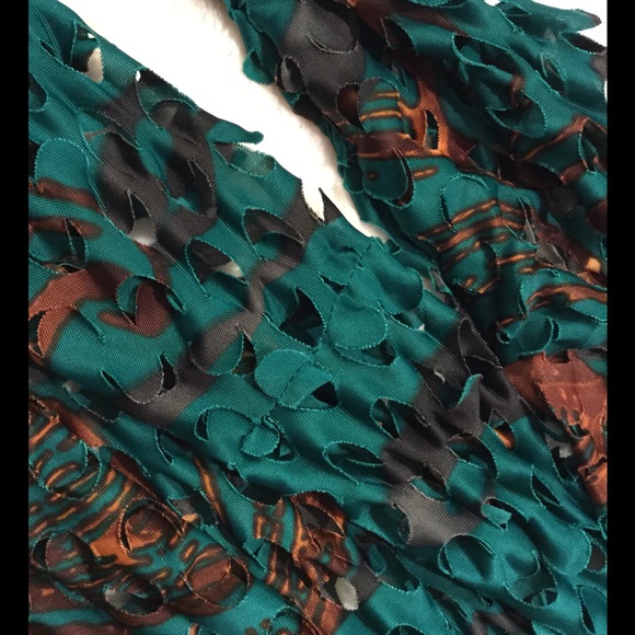 ✨Funky Top✨ - Picture 3 of 3