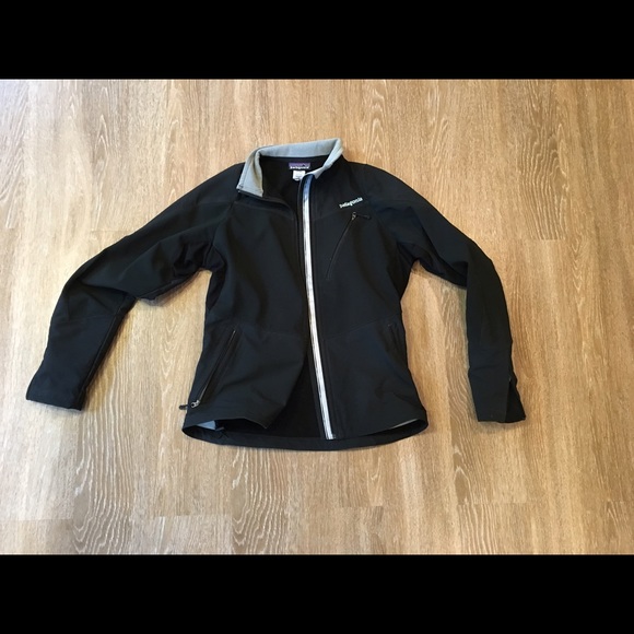 Patagonia black water resistant jacket size small
