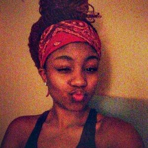 Meet your Posher, Joy