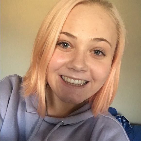 Meet your Posher, Audrey - Picture 2 of 3