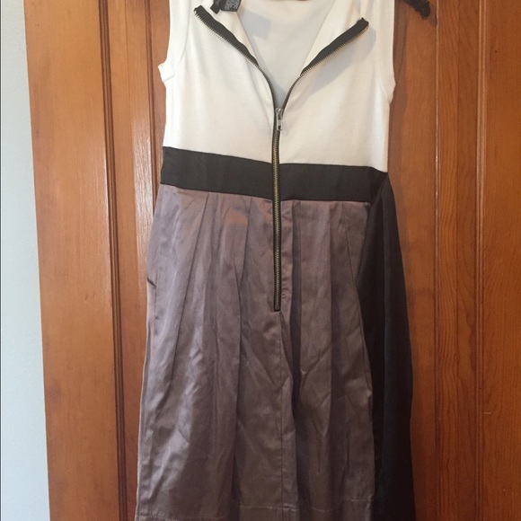 Rhapsody Minidress with pockets Small - Picture 3 of 4