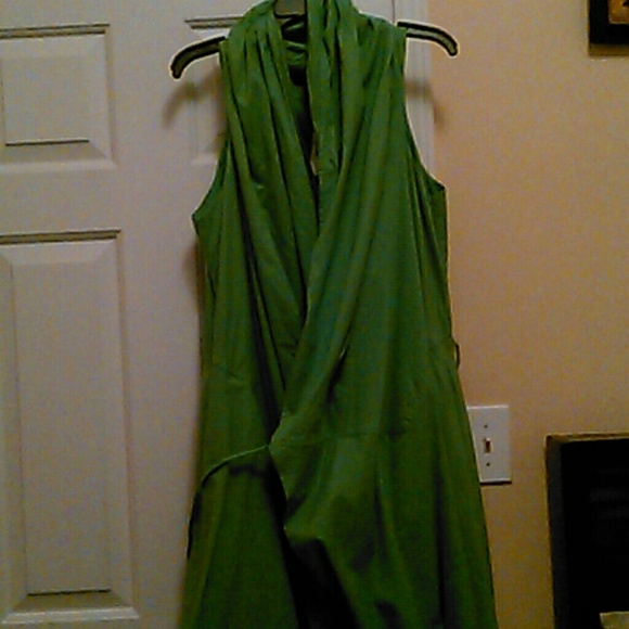 Dress - Picture 3 of 3