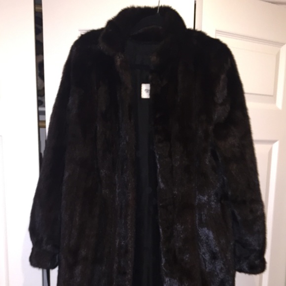 BREND NEW ORGINAL LONG FURS...!!!...ONE TIME USED - Picture 1 of 4