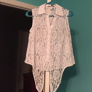 White lace sleeveless top