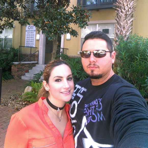 MEET YOUR POSHER, SARA - Picture 6 of 9