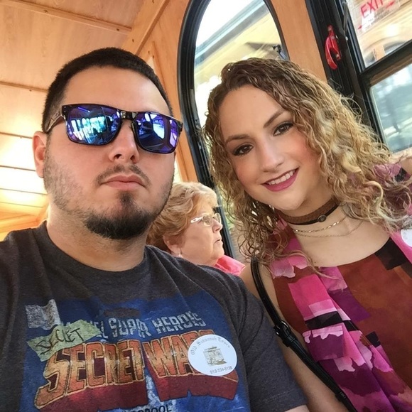 MEET YOUR POSHER, SARA - Picture 4 of 9