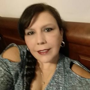 Meet your Posher, Esmeralda