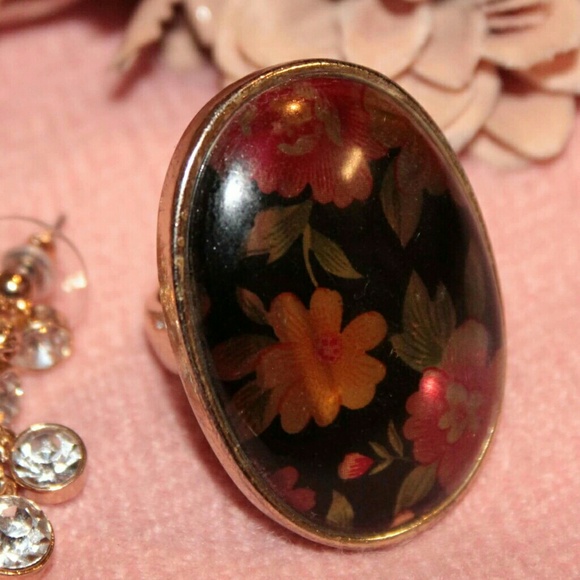 Gold Floral Dress Up Ring