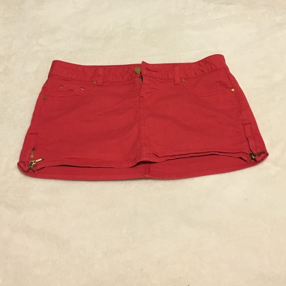 Coral Guess Skirt with side Zipper