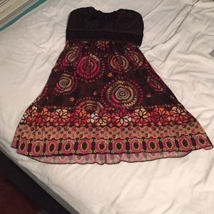 Brown designed strapless dress