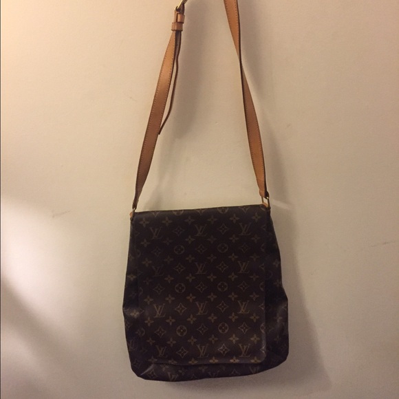 Authentic Louis Vuitton purse - Picture 1 of 4