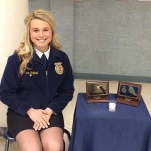 Meet your Posher, Adie