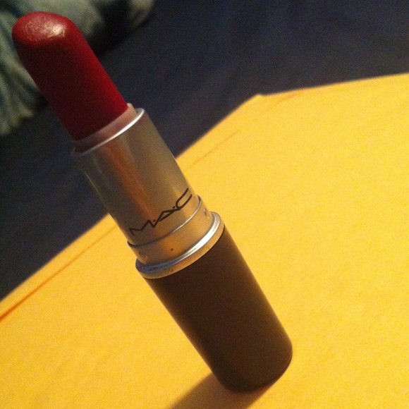 MAC ruby woo lipstick